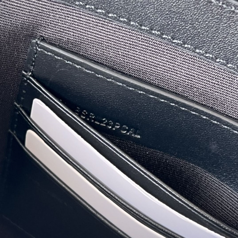 Bv*b*rry wallets